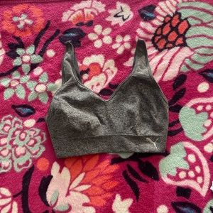 dark gray sports bra! size medium & never worn! ☑️